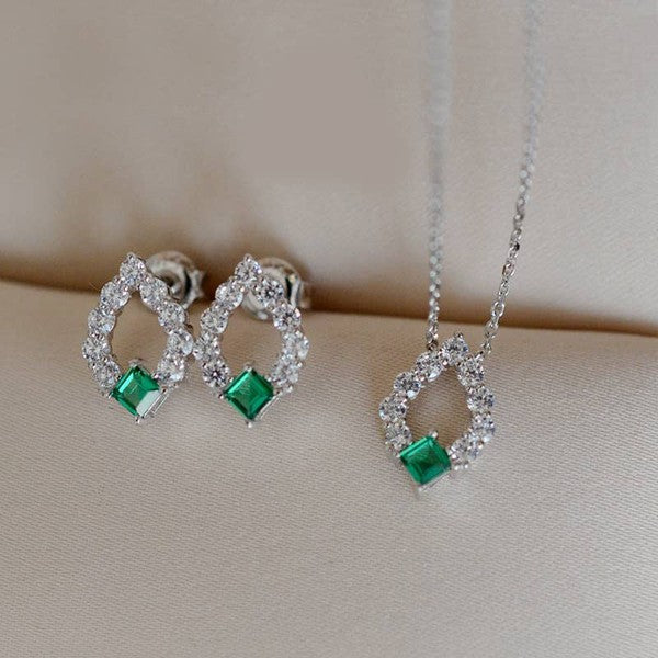 Classic Emerald Stud Earring