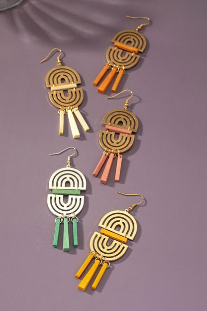 Double arch metal earrings with wood sticks