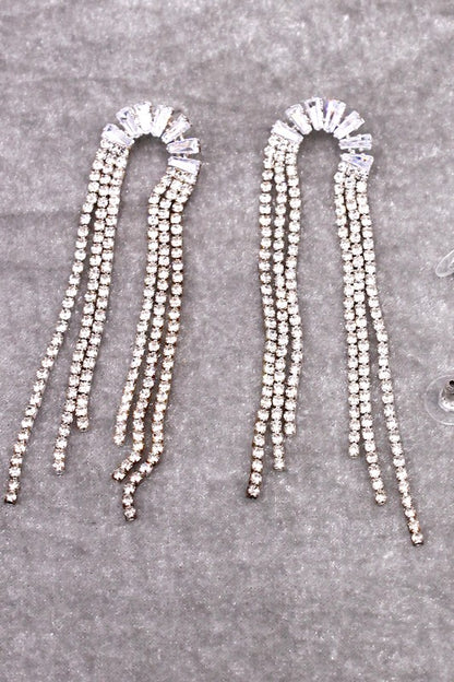 U-SHAPED TASSEL EARRINGS