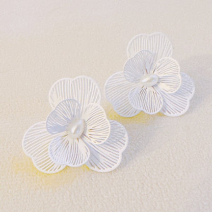 Princess Pearl Centered Flower Earrings