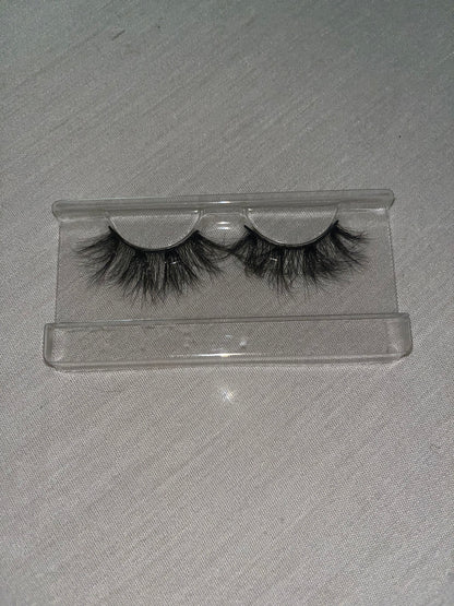 Scintillating Lashes