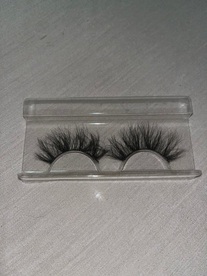 Scintillating Lashes